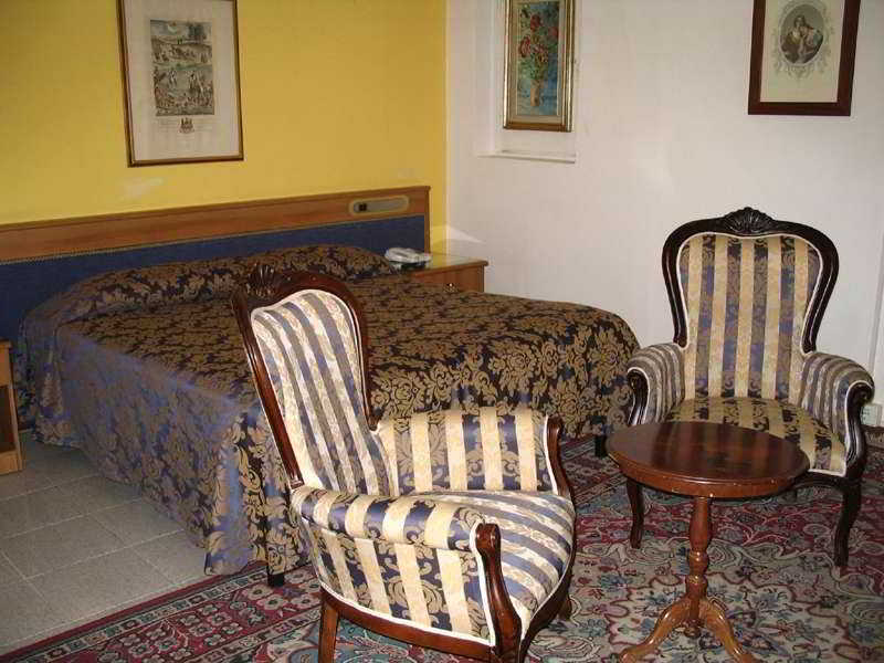 Hhb Hotel فلورنس الغرفة الصورة